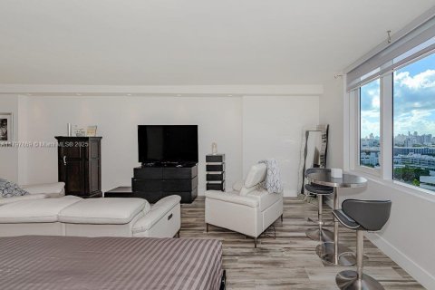 Copropriété à vendre à Miami Beach, Floride: 70.61 m2 № 2193963 - photo 13
