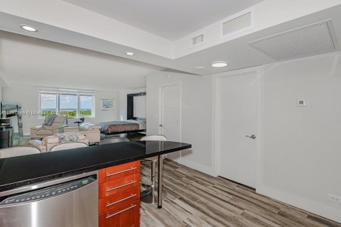 Copropriété à vendre à Miami Beach, Floride: 70.61 m2 № 2193963 - photo 3