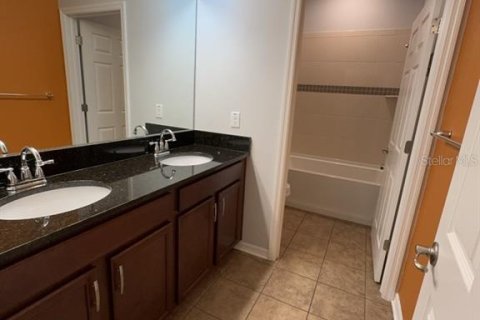 House in Wesley Chapel, Florida 4 bedrooms, 261.43 sq.m. № 1904880 - photo 18