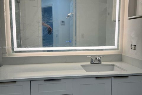 Condominio en alquiler en Fort Lauderdale, Florida, 1 dormitorio, 81.57 m2 № 1890575 - foto 12