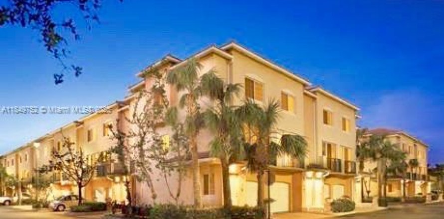 Condominio en Fort Lauderdale, Florida, 1 dormitorio  № 1890575