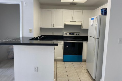 Condominio en alquiler en Fort Lauderdale, Florida, 1 dormitorio, 81.57 m2 № 1890575 - foto 9