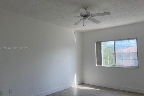 Condominio en alquiler en Fort Lauderdale, Florida, 1 dormitorio, 81.57 m2 № 1890575 - foto 5
