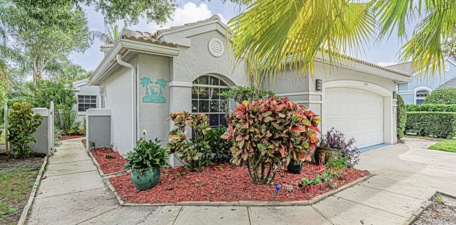 Casa en Palm City, Florida 3 dormitorios, 166.85 m2 № 2385353