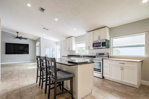 Casa en venta en Palm City, Florida, 3 dormitorios, 166.85 m2 № 2385353 - foto 12