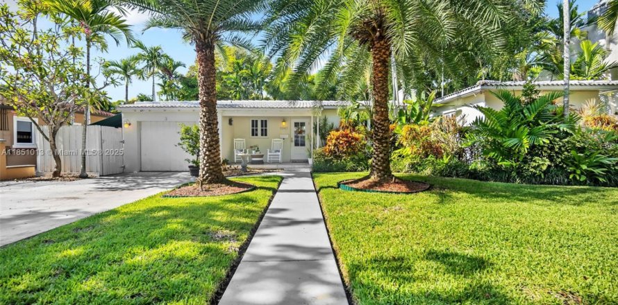 Villa ou maison à Miami, Floride 2 chambres, 131.18 m2 № 1890425