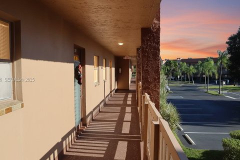 Condominio en venta en Sunrise, Florida, 2 dormitorios, 78.97 m2 № 1993900 - foto 4