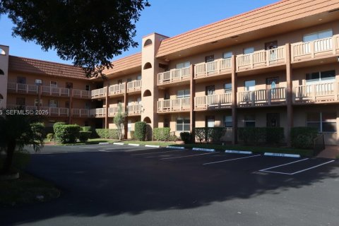 Condominio en venta en Sunrise, Florida, 2 dormitorios, 78.97 m2 № 1993900 - foto 2