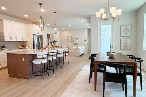 Casa en venta en Orlando, Florida, 4 dormitorios, 219.71 m2 № 2203407 - foto 8
