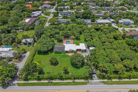 Propiedad comercial en venta en Cutler Bay, Florida № 1977415 - foto 20
