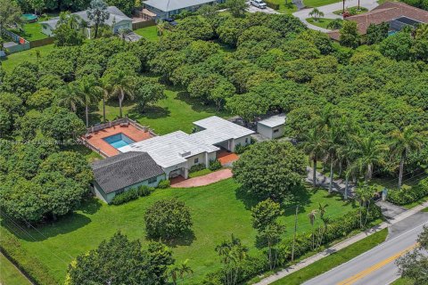 Propiedad comercial en venta en Cutler Bay, Florida № 1977415 - foto 23