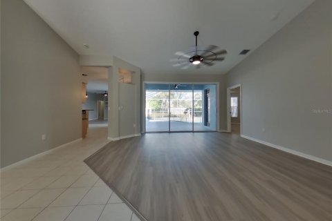 House in Sarasota, Florida 4 bedrooms, 217.21 sq.m. № 2111930 - photo 2