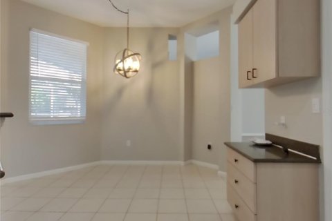 House in Sarasota, Florida 4 bedrooms, 217.21 sq.m. № 2111930 - photo 5