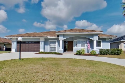 House in Sarasota, Florida 4 bedrooms, 217.21 sq.m. № 2111930