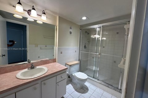 Condominio en venta en Lauderhill, Florida, 2 dormitorios, 106.84 m2 № 1951352 - foto 24