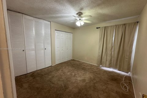 Condominio en venta en Lauderhill, Florida, 2 dormitorios, 106.84 m2 № 1951352 - foto 14