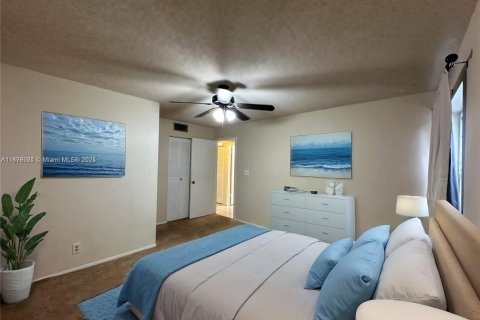 Condominio en venta en Lauderhill, Florida, 2 dormitorios, 106.84 m2 № 1951352 - foto 2