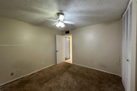 Condominio en venta en Lauderhill, Florida, 2 dormitorios, 106.84 m2 № 1951352 - foto 15