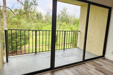 Copropriété à louer à West Palm Beach, Floride: 3 chambres, 102.19 m2 № 2398084 - photo 4