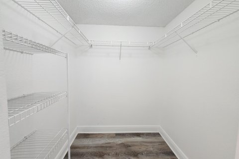 Copropriété à louer à West Palm Beach, Floride: 3 chambres, 102.19 m2 № 2398084 - photo 28