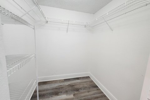 Copropriété à louer à West Palm Beach, Floride: 3 chambres, 102.19 m2 № 2398084 - photo 29