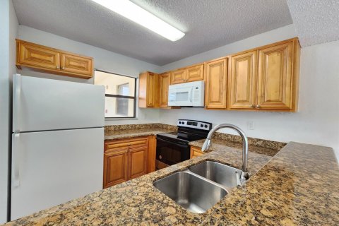 Copropriété à louer à West Palm Beach, Floride: 3 chambres, 102.19 m2 № 2398084 - photo 9