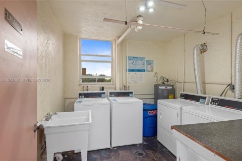 Купить кондоминиум в Лодердейл-Лейкс, Флорида 1 спальня, 69.49м2, № 2048564 - фото 14