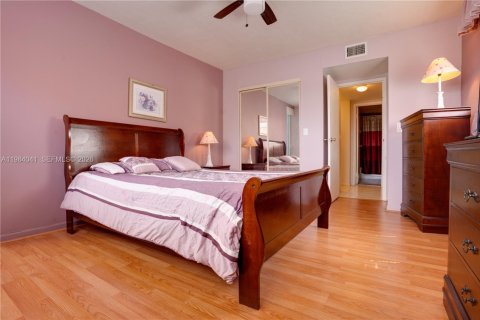 Купить кондоминиум в Лодердейл-Лейкс, Флорида 1 спальня, 69.49м2, № 2048564 - фото 6