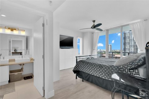 Купить кондоминиум в Майами, Флорида 2 спальни, 121.7м2, № 1958038 - фото 16