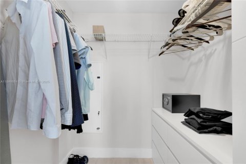 Купить кондоминиум в Майами, Флорида 2 спальни, 121.7м2, № 1958038 - фото 19