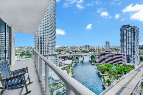 Купить кондоминиум в Майами, Флорида 2 спальни, 121.7м2, № 1958038 - фото 1