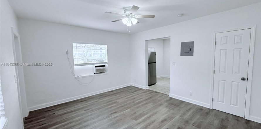 Villa ou maison à Lake Worth, Floride 1 chambre, 37.9 m2 № 1836331