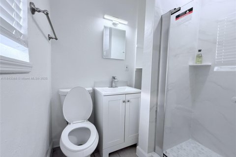 Villa ou maison à louer à Lake Worth, Floride: 1 chambre, 37.9 m2 № 1836331 - photo 5