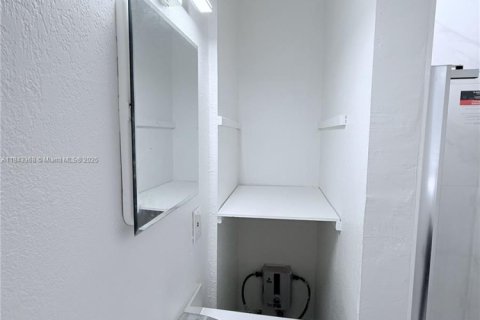 Villa ou maison à louer à Lake Worth, Floride: 1 chambre, 37.9 m2 № 1836331 - photo 14