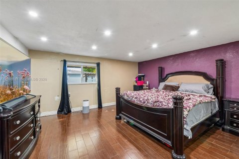 Casa en venta en Miami Gardens, Florida, 3 dormitorios, 159.61 m2 № 2394969 - foto 29