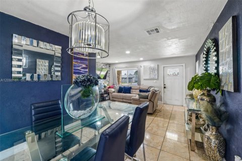 Casa en venta en Miami Gardens, Florida, 3 dormitorios, 159.61 m2 № 2394969 - foto 9