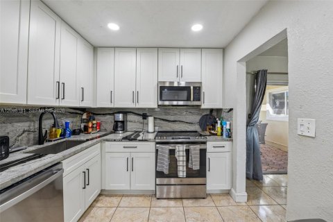 Casa en venta en Miami Gardens, Florida, 3 dormitorios, 159.61 m2 № 2394969 - foto 15