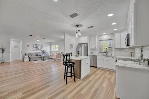 Casa en alquiler en Apollo Beach, Florida, 3 dormitorios, 151.71 m2 № 2277298 - foto 11