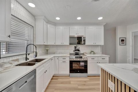 Casa en alquiler en Apollo Beach, Florida, 3 dormitorios, 151.71 m2 № 2277298 - foto 14