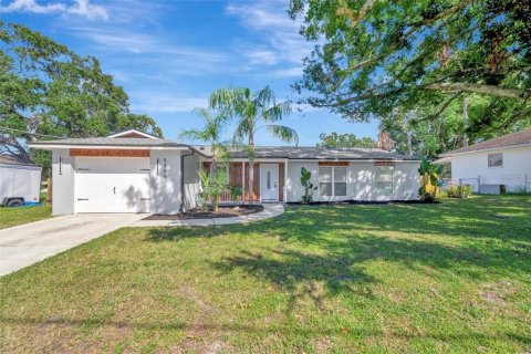 House in Apollo Beach, Florida 3 bedrooms, 151.71 sq.m. № 2277298