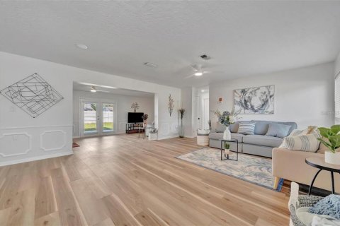 Casa en alquiler en Apollo Beach, Florida, 3 dormitorios, 151.71 m2 № 2277298 - foto 4
