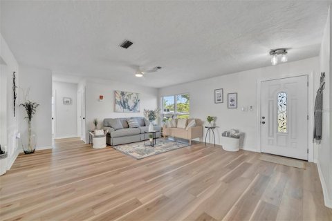 Casa en alquiler en Apollo Beach, Florida, 3 dormitorios, 151.71 m2 № 2277298 - foto 5
