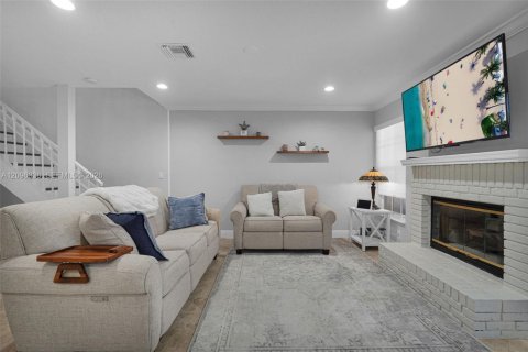 Touwnhouse à vendre à Coral Springs, Floride: 3 chambres, 136.75 m2 № 2402625 - photo 7