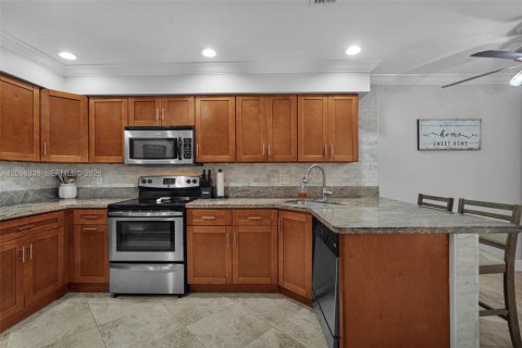 Touwnhouse à vendre à Coral Springs, Floride: 3 chambres, 136.75 m2 № 2402625 - photo 18
