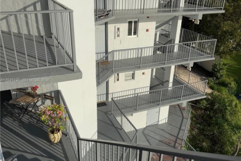 Condo à Hialeah, Floride, 2 chambres  № 2080178