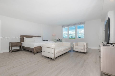 Condo in Miami Beach, Florida  № 2169360 - photo 4
