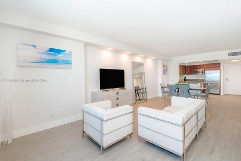 Condo in Miami Beach, Florida  № 2169360 - photo 10