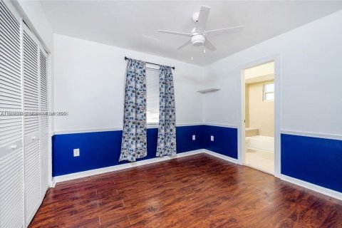 House in Cutler Bay, Florida 4 bedrooms, 187.66 sq.m. № 1954220 - photo 12