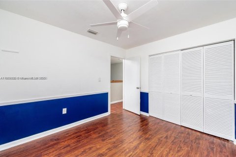 House in Cutler Bay, Florida 4 bedrooms, 187.66 sq.m. № 1954220 - photo 17