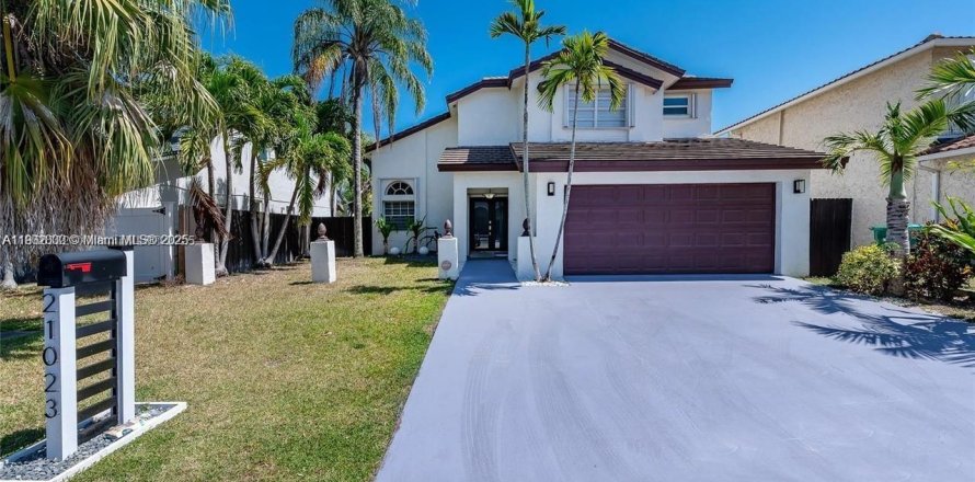 House in Cutler Bay, Florida 4 bedrooms, 187.66 sq.m. № 1954220